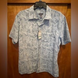 Van Heusen tropical leaf print button down shirt size: Large new with tags